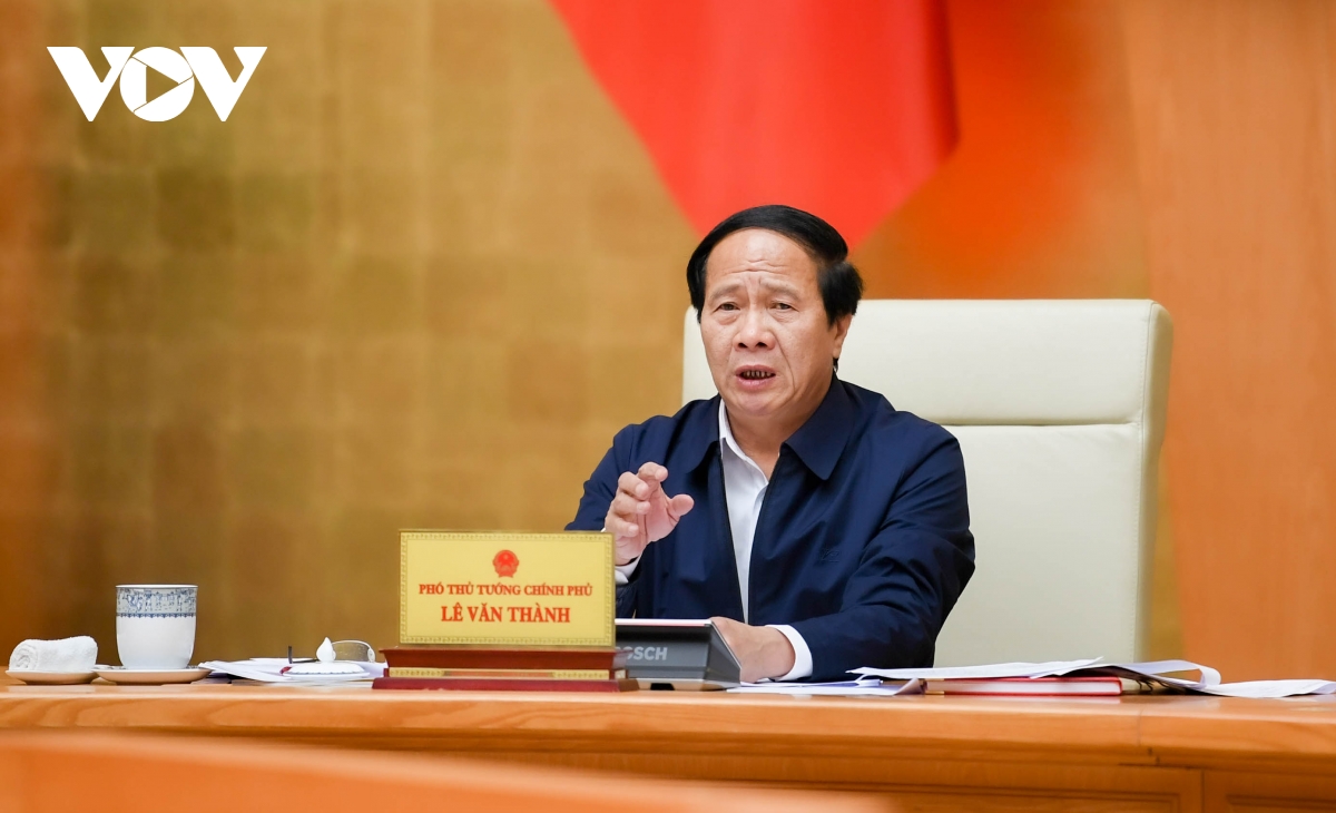 Phó Thủ tướng Lê Văn Thành: Tuyệt đối không chủ quan khi bão RAI là bão cuối mùa - Ảnh 4.