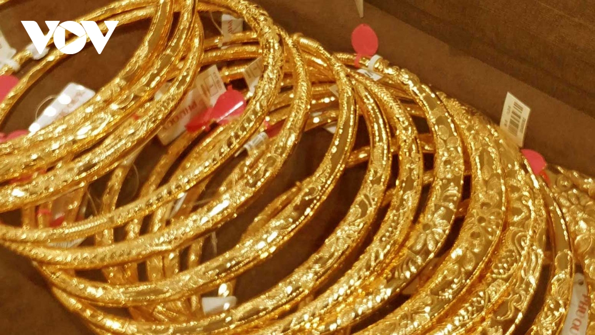 Giá vàng trong nước cao hơn giá thế giới 12,27 triệu đồng/lượng - Ảnh 1.
