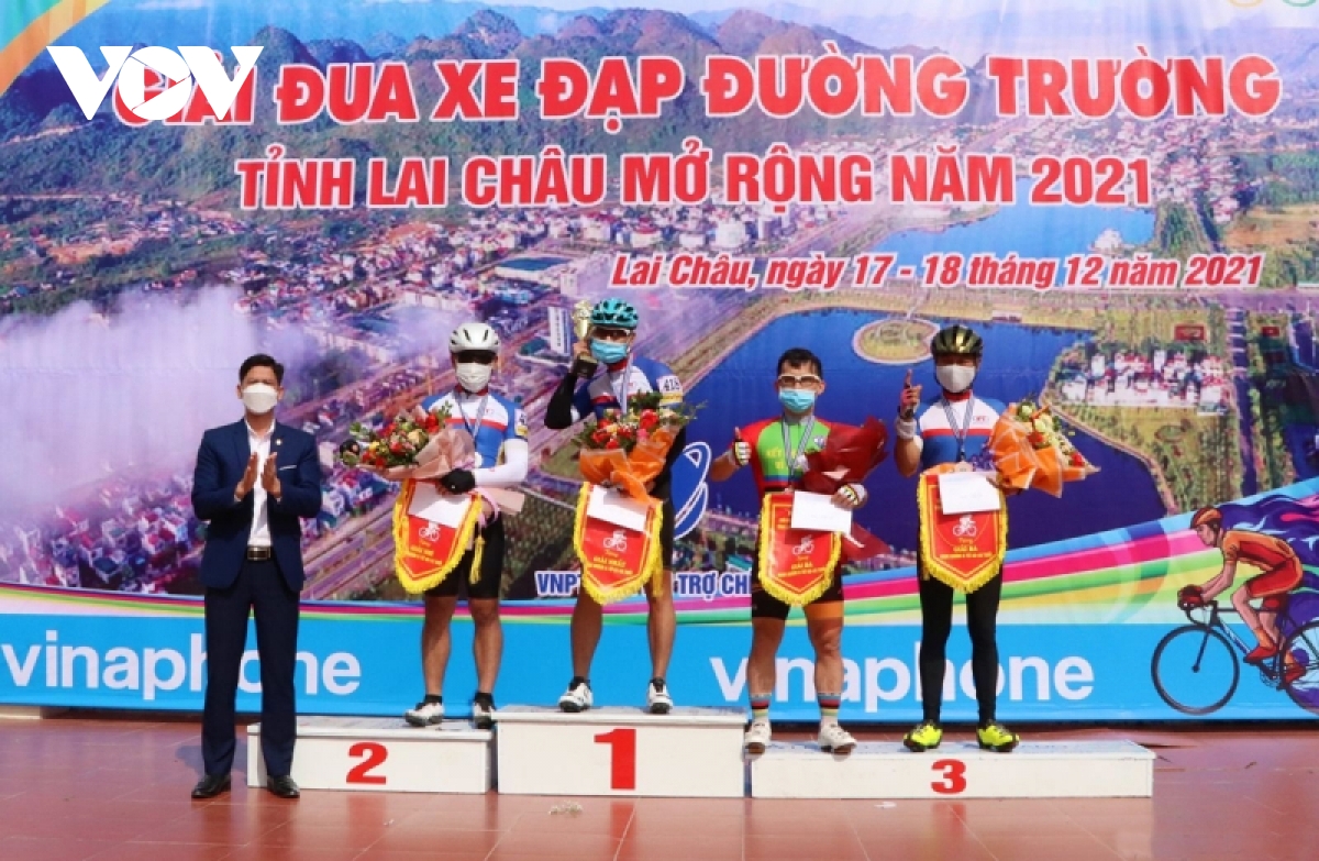 Hơn 100 vận động viên tham gia Giải đua xe đạp đường trường Lai Châu mở rộng năm 2021 - Ảnh 2.