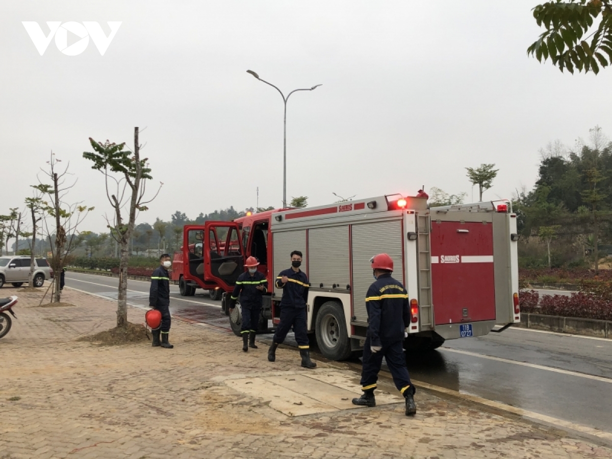 Hỏa hoạn thiêu rụi 2 ngôi nhà dân tại TP Cao Bằng - Ảnh 1.