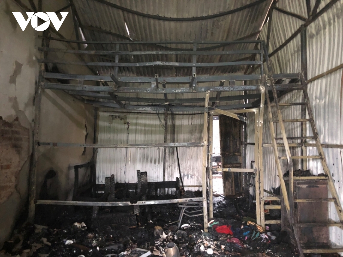 Hỏa hoạn thiêu rụi 2 ngôi nhà dân tại TP Cao Bằng - Ảnh 2.