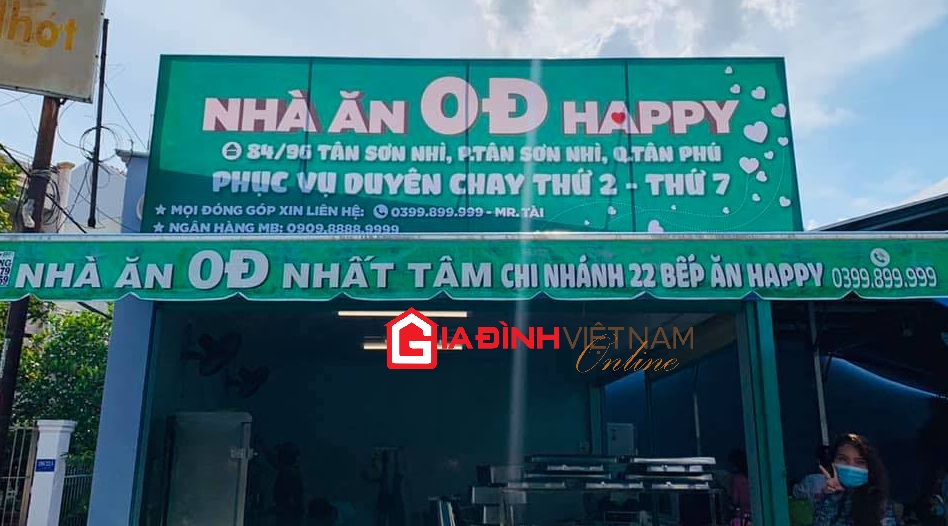 Ấm áp những bữa ăn 0 đồng giữa lòng thành phố - Ảnh 1.