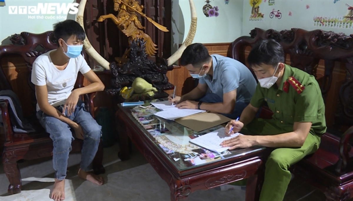 Bắc Ninh bắt nhóm làm giả phiếu kết quả xét nghiệm SARS-CoV-2 - Ảnh 1.