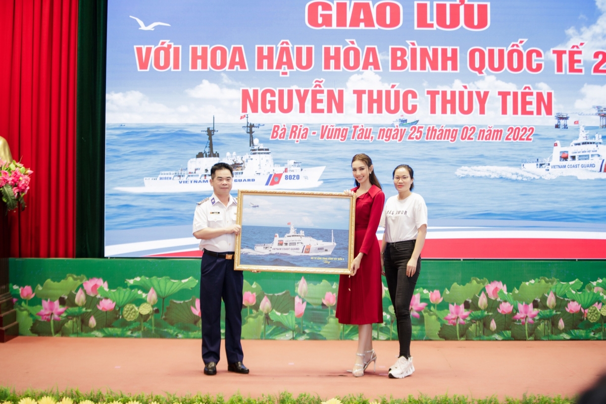 Hoa hậu Thùy Tiên tri ân ngành y nhân dịp kỷ niệm ngày Thầy thuốc Việt Nam - Ảnh 7.