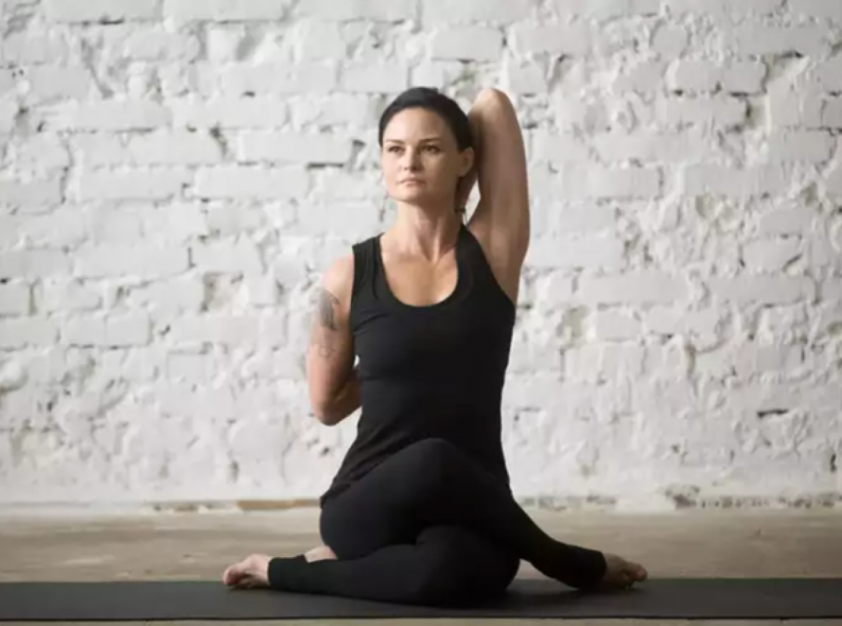 6 tư thế yoga góp phần tăng cường sự trao đổi chất cho cơ thể - Ảnh 1.
