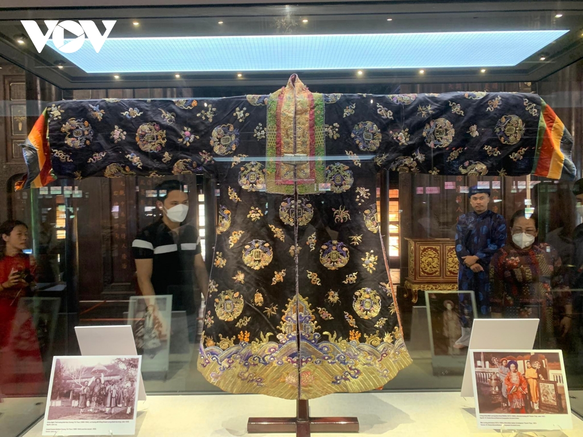 Thừa thiên Huế: Tiếp nhận, trưng bày hai cổ vật triều Nguyễn phục vụ khách tham quan - Ảnh 4.