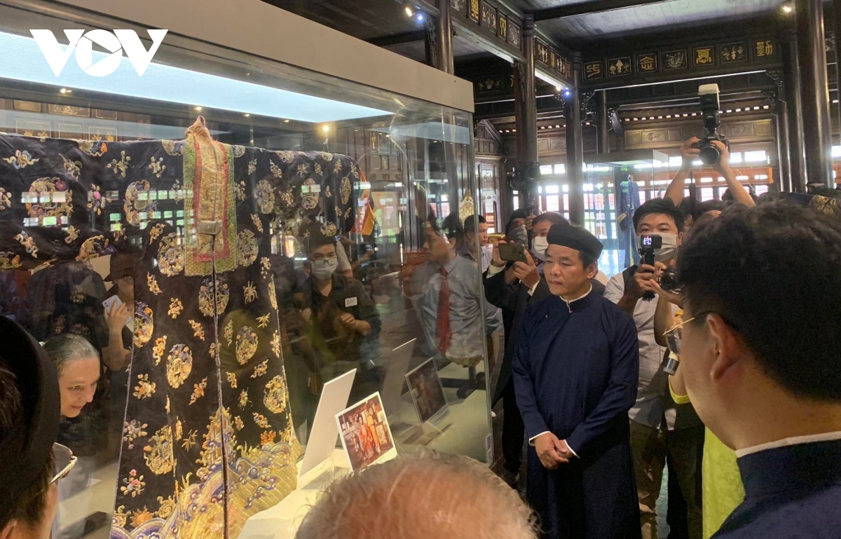 Thừa thiên Huế: Tiếp nhận, trưng bày hai cổ vật triều Nguyễn phục vụ khách tham quan - Ảnh 3.