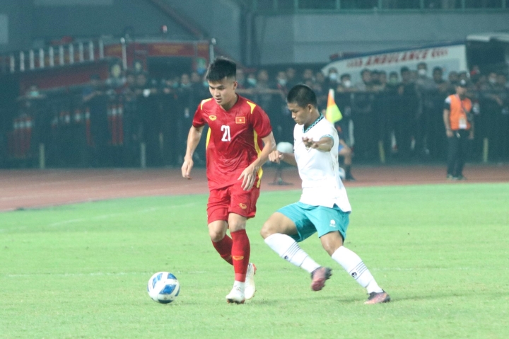 Vắt kiệt sức 100 phút, U19 Việt Nam chia điểm với U19 Indonesia - Ảnh 1.