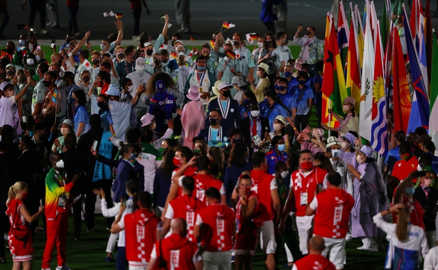 Toàn cảnh lễ bế mạc ý nghĩa của Olympic Tokyo 2020 - Ảnh 4.