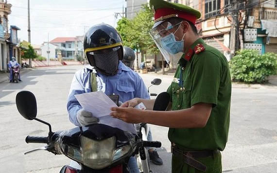 Trình giấy đi đường không hợp lệ, nhiều người Hà Nội phải quay đầu xe