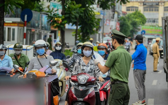 Hà Nội bỏ yêu cầu người dân xuất trình giấy đi đường có xác nhận của UBND phường