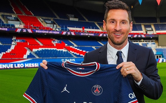 Messi chính thức gia nhập PSG