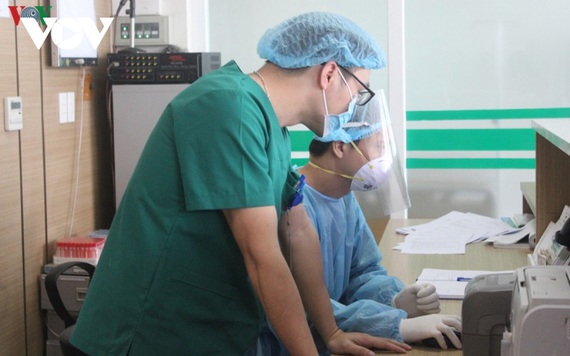 Hà Nội ghi nhận 12 ca mắc COVID-19 mới, có 3 ca sàng lọc ho sốt tại cộng đồng