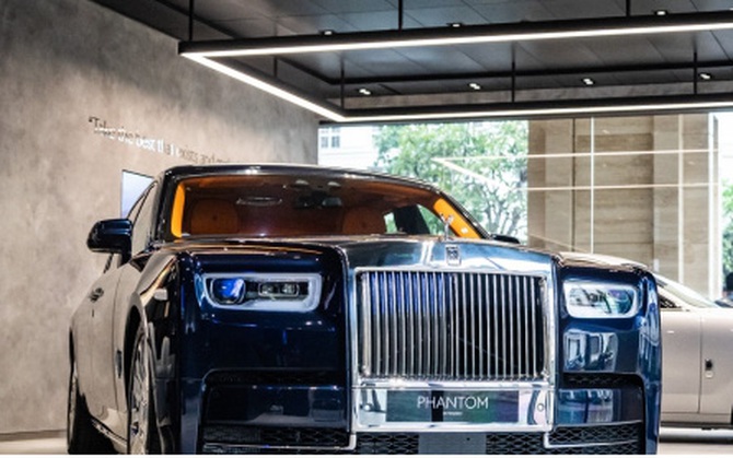 Ảnh chi tiết Rolls-Royce Phantom Extended giá hơn 50 tỷ đồng